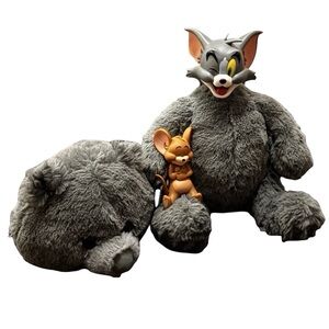 Tom & Jerry Soap Studio Cozy Mischief Collector’s Edition Plush Figure Set
